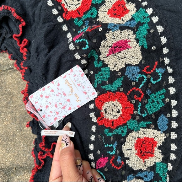 NWT Free People off the shoulder embroidered top - Picture 7 of 9